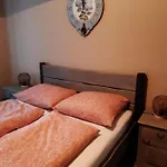V Podzamci * Jindřichův Hradec